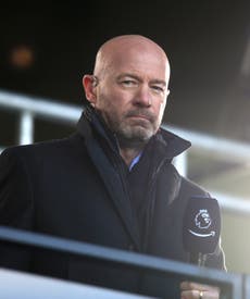 Anti-vaccine protesters try to serve papers on Alan Shearer but get wrong house