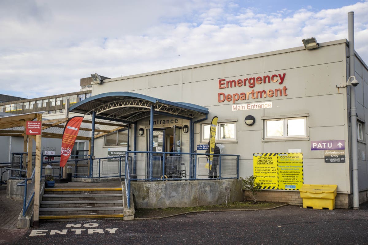 Four people injured as part of hospital ceiling collapses