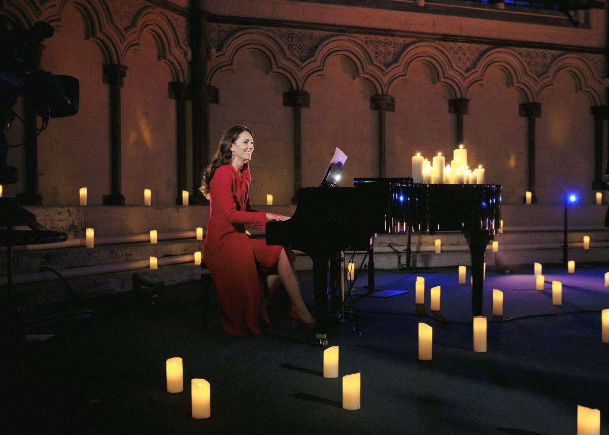 ‘She nailed it’: Pop star praises Kate’s piano skills at abbey carol concert