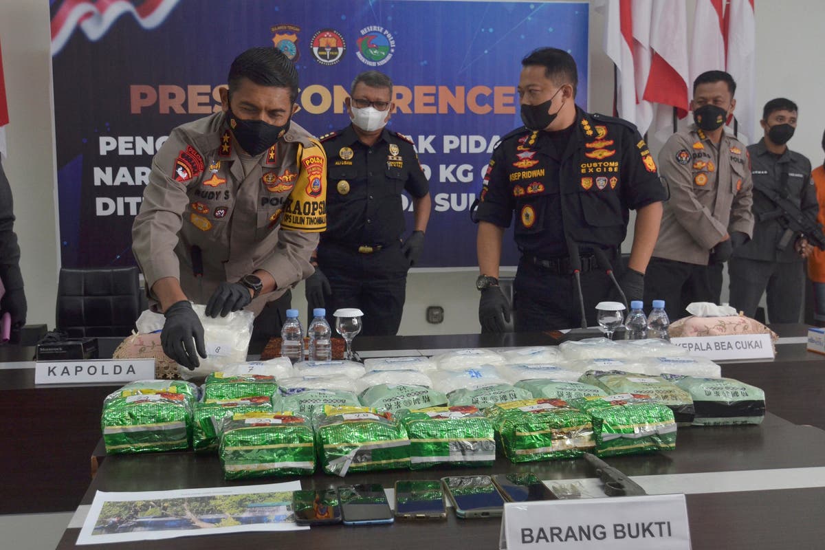 Indonesia arrests 5 people in methamphetamine smuggling