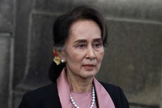 Aung San Suu Kyi is vir nog vier jaar tronk toe gestuur op walkie-talkie en Covid-aanklagte