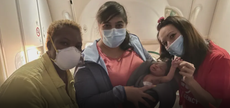 カナダの医師がウガンダへの夜間飛行で「奇跡」の赤ちゃんを出産