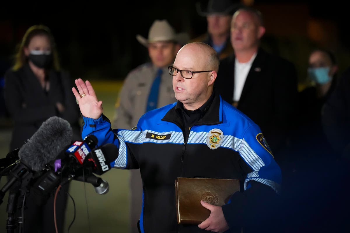 Des otages sains et saufs après le bras de fer d'une synagogue au Texas; ravisseur mort