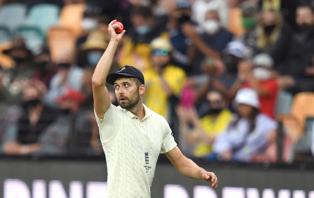 Mark Wood heroics and a solid opening partnership give England Ashes hope