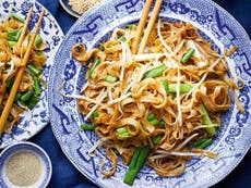 Craving a takeaway? You can whip up these noodles in 10 分