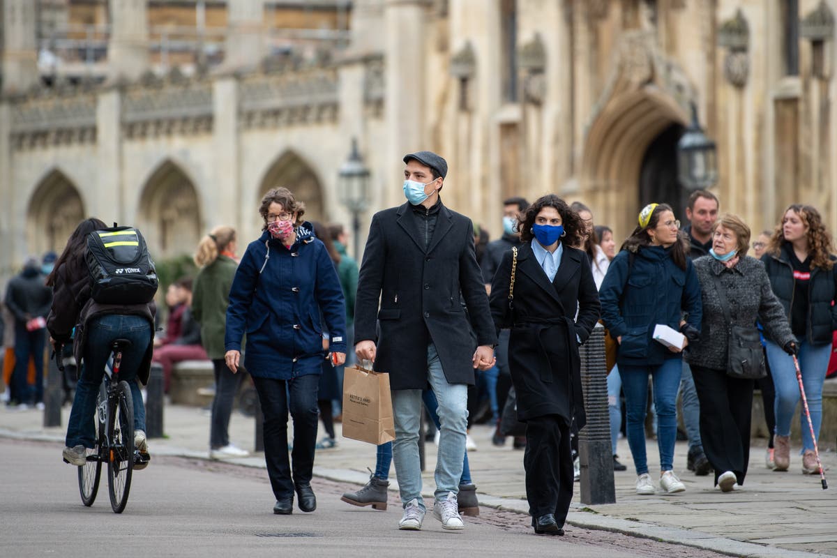 End of face masks in universities and colleges ‘irresponsible’ – unions
