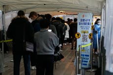 S. La Corée mise sur 8,000 nouveaux cas de virus avant les vacances