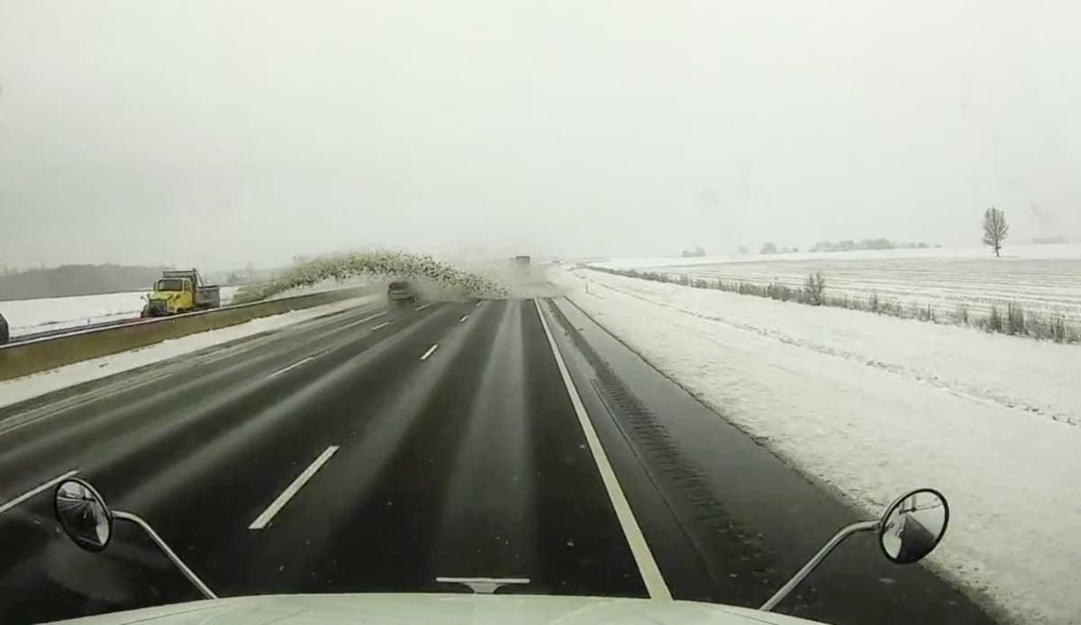 Snow plough fires slush at traffic and causes 40 car accidents