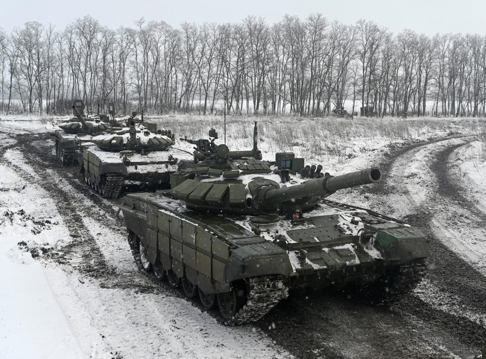 <p>Russian T-72B3 main battle tanks</p>