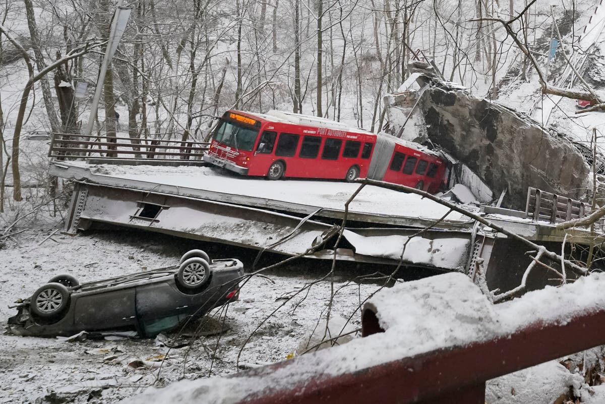 Biden delivers infrastructure remarks after Pittsburgh bridge collapse - volg regstreeks