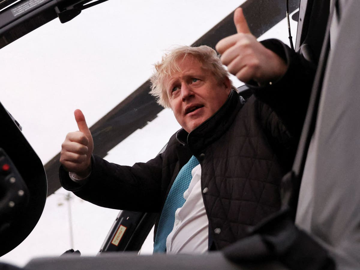 Boris Johnson fixated with monuments to himself ‘like Roman emperors’,  Cummings says