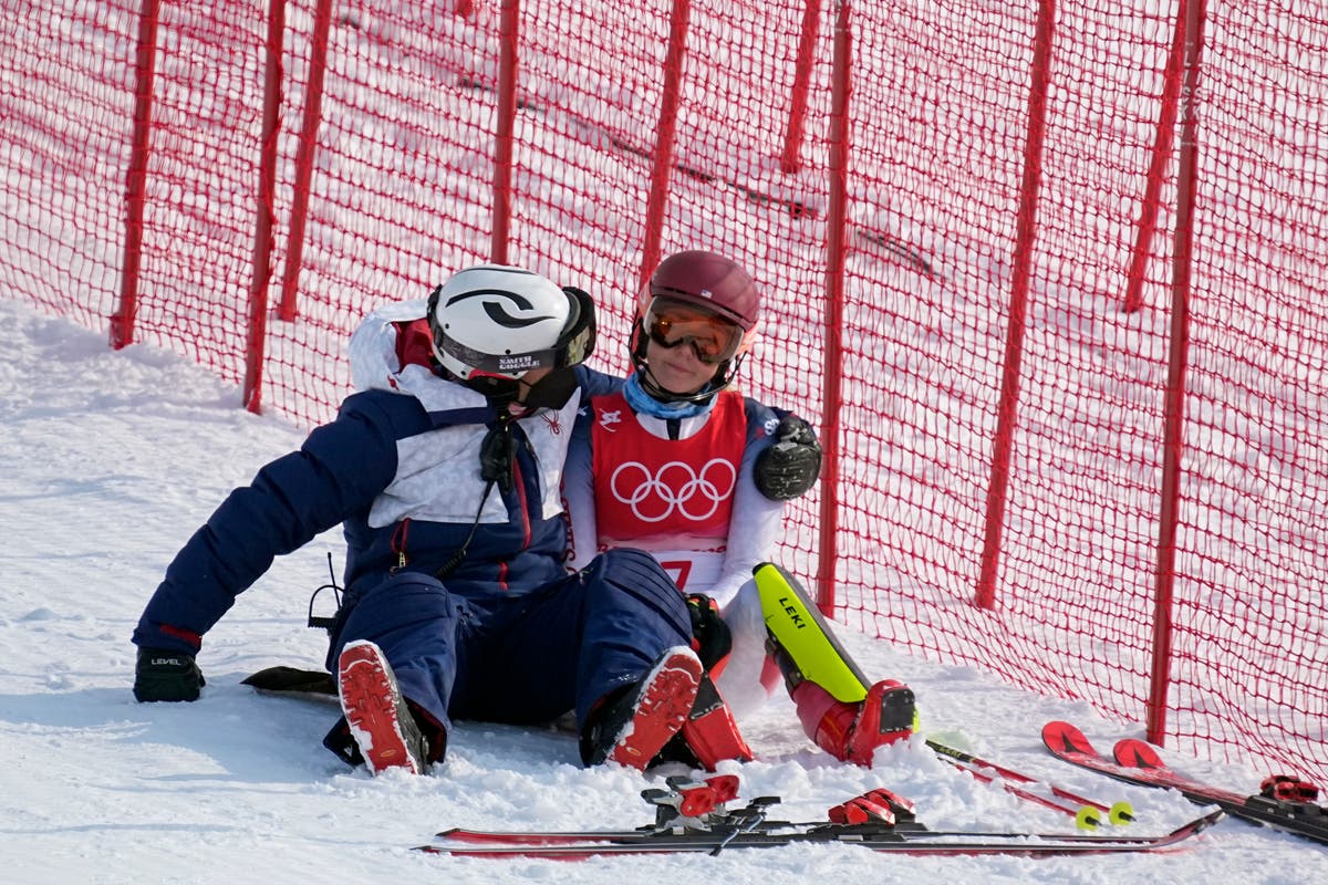 America’s Mikaela Shiffrin crashes out of slalom after nightmare Olympics run