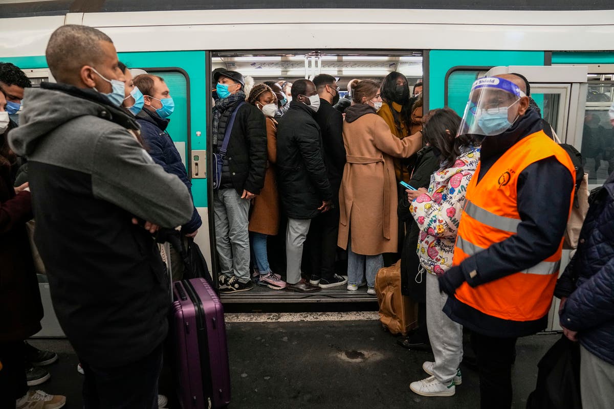 Paris transport strike disrupts subway, trains to suburbs