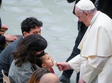 Pope gives fathers working at Vatican 3-day paternity leave