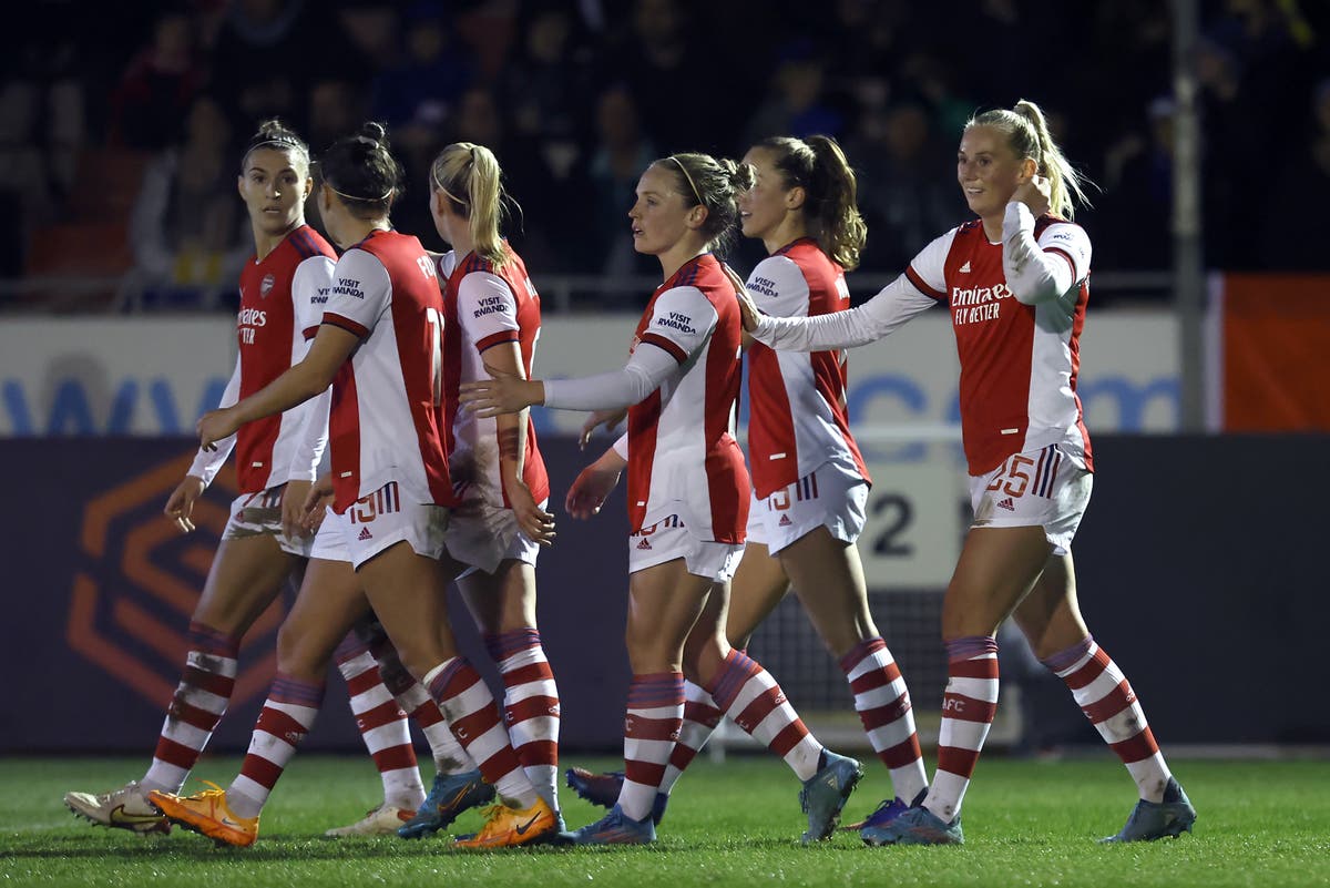 Arsenal handle pressure by beating Brighton to stay clear at top of WSL