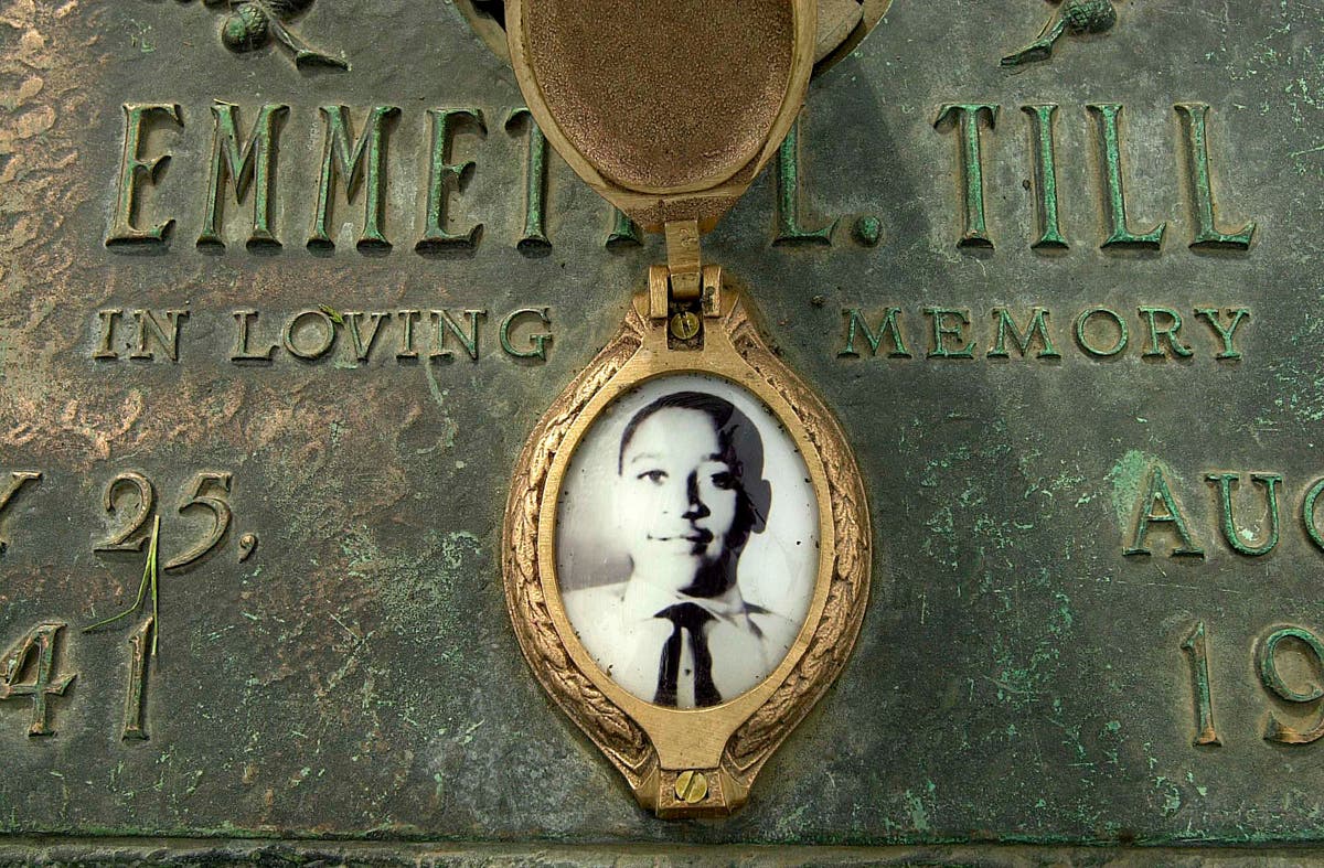 Emmett Till’s family seeks arrest after discovery of unserved warrant from 1955
