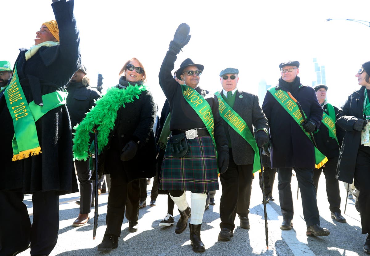 セント. Patrick's Day parades turn pandemic blues Irish green