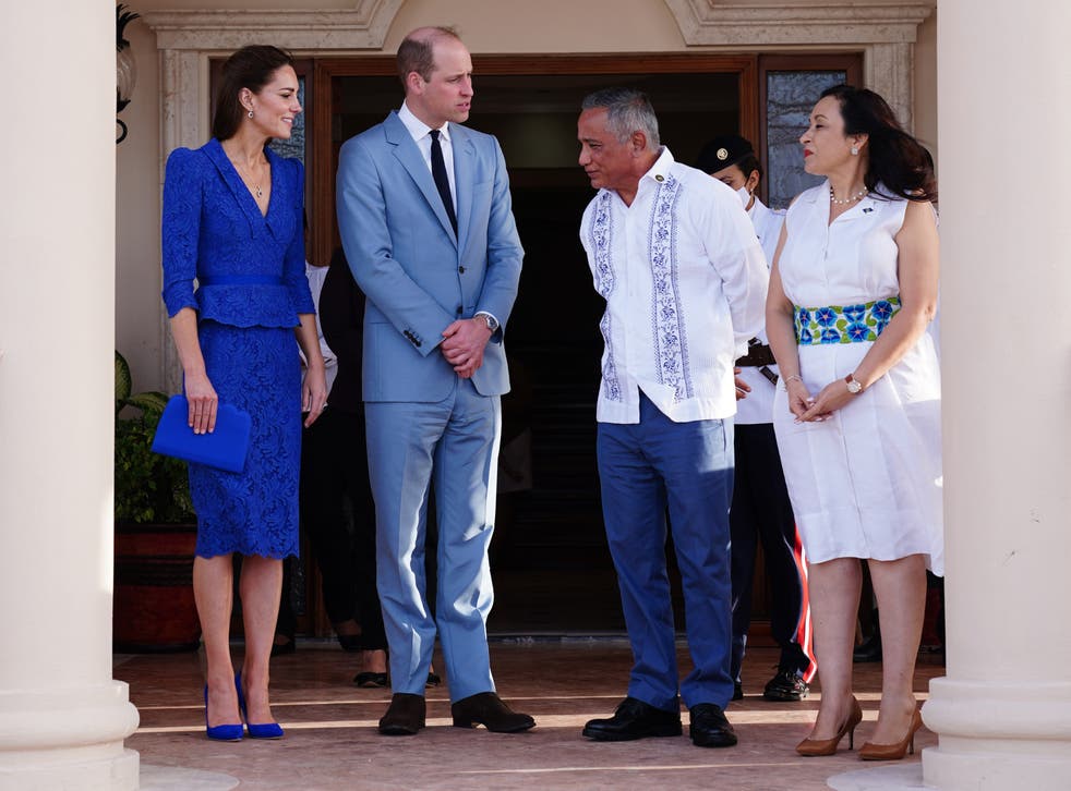 The Duke and Duchess of Cambridge meeting the Prime Minister of Belize Johnny Briceno and wife Rossana (ジェーンバーロウ/ PA)