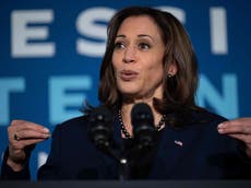 Kamala Harris repeats same expression four times in speech loop