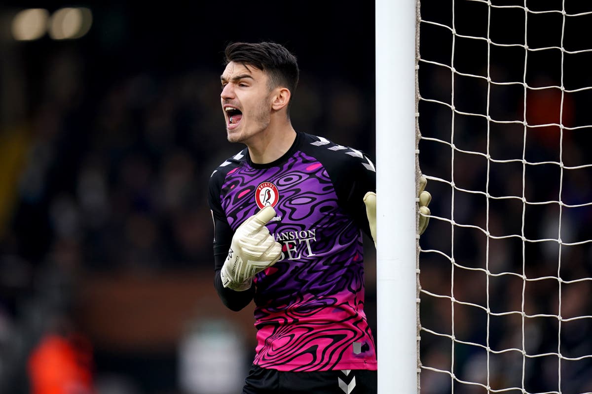 Bristol City goalkeeper Max O’Leary receives Republic of Ireland call-up