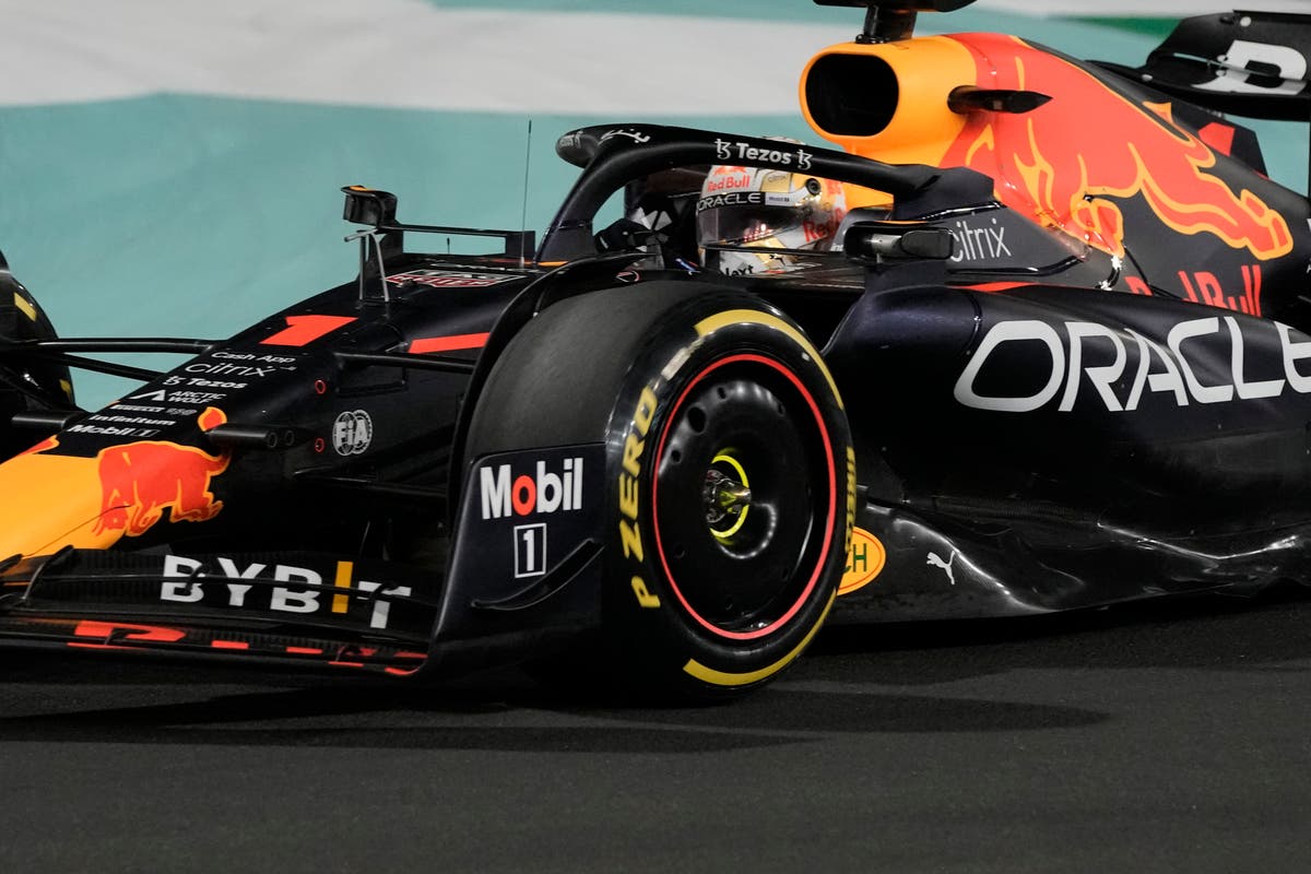 Verstappen overtakes Leclerc late on to win Saudi Arabian GP