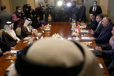 Top diplomats from Egypt, Qatar discuss ties in Cairo