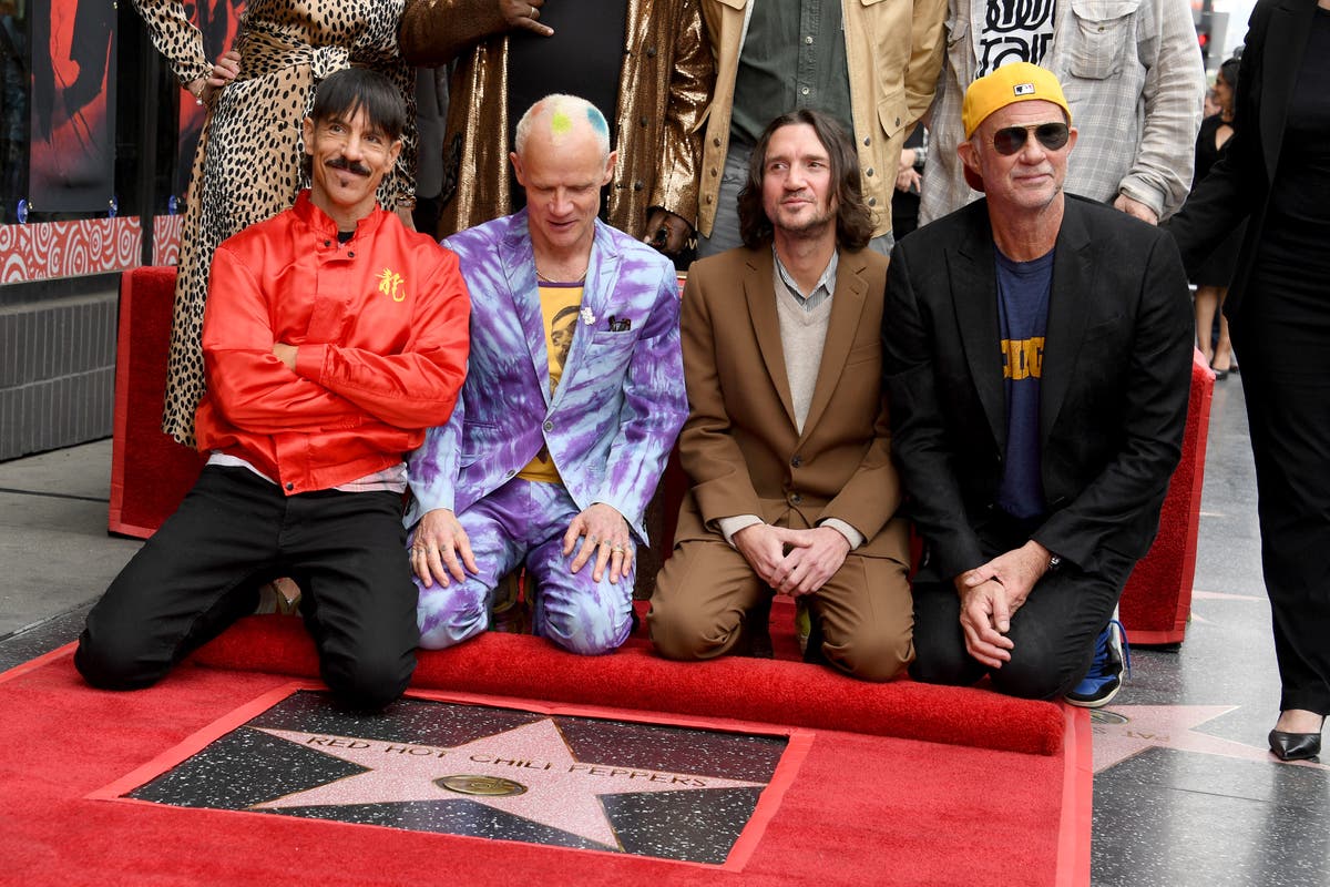 Red Hot Chili Peppers touching tribute to Taylor Hawkins at Walk of Fame ceremony