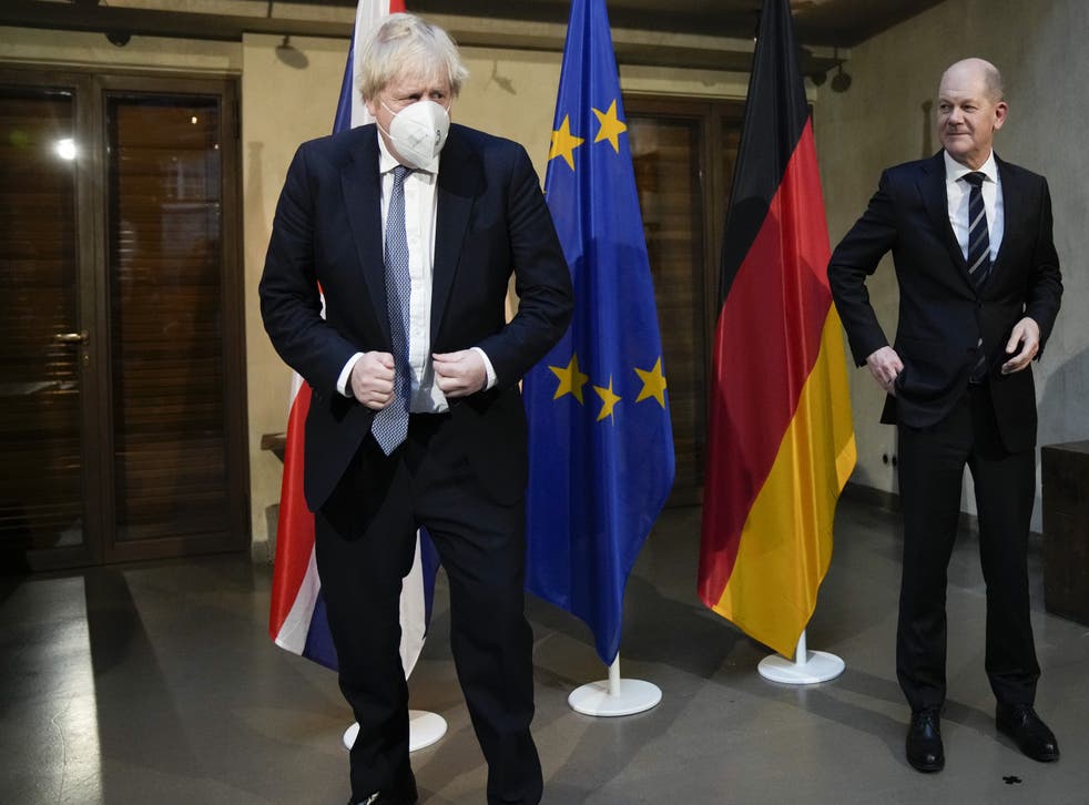 Prime Minister Boris Johnson will meet German Chancellor Olaf Scholz, Ikke sant, in London on Friday (Matt Dunham/PA)