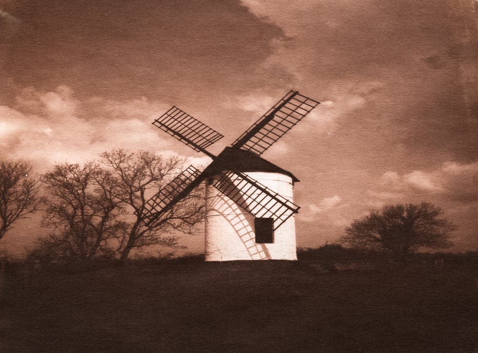 <p>Vandyke Brown Print of Chapel Allerton Windmill</磷>