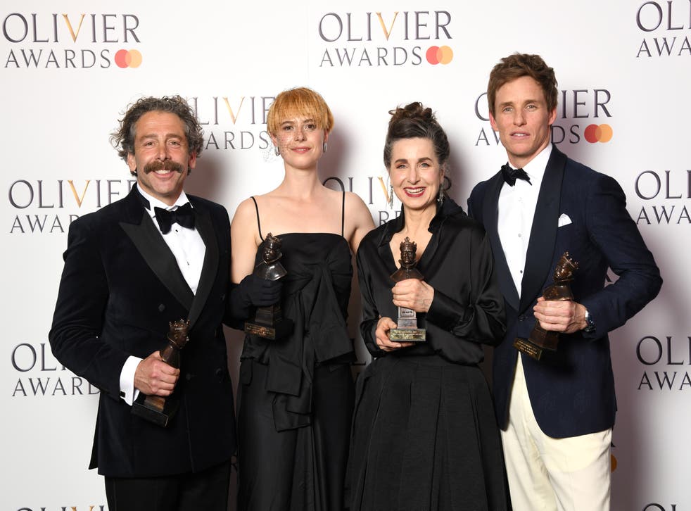 <p>Cabaret winners: Elliot Levey, winner of the Best Actor in a Supporting Role in a Musical, ジェシー・バックレイ, winner of the Best Actress in a Musical, Liza Sadovy, winner of the Best Actress in a Supporting Role in a Musical, and Eddie Redmayne, winner of the Best Actor in p Musical. </p>