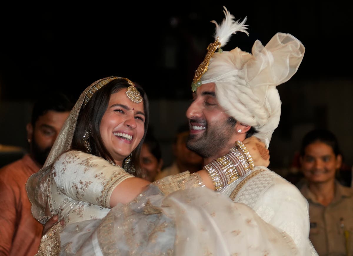 Bollywood stars Ranbir Kapoor, Alia Bhatt marry in Mumbai