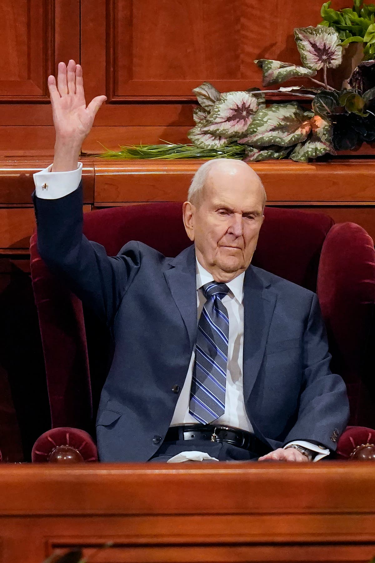 At 97, Mormon president becomes oldest in church history
