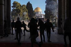 Clashes erupt at Jerusalem holy site, 59 Palestinians hurt