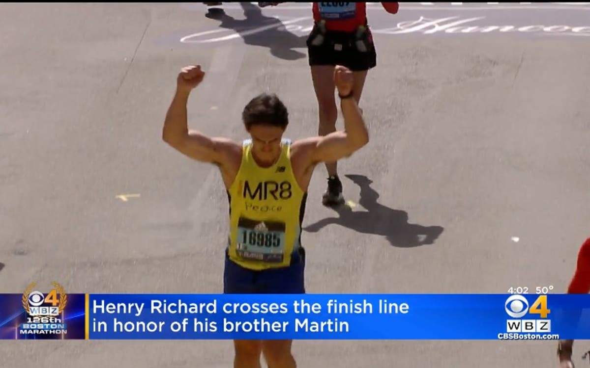 Brother of Boston Marathon victim Martin Richard emotional as he completes race