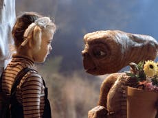 Drew Barrymore would talk to ET puppet and thought it was real, on-screen mother says