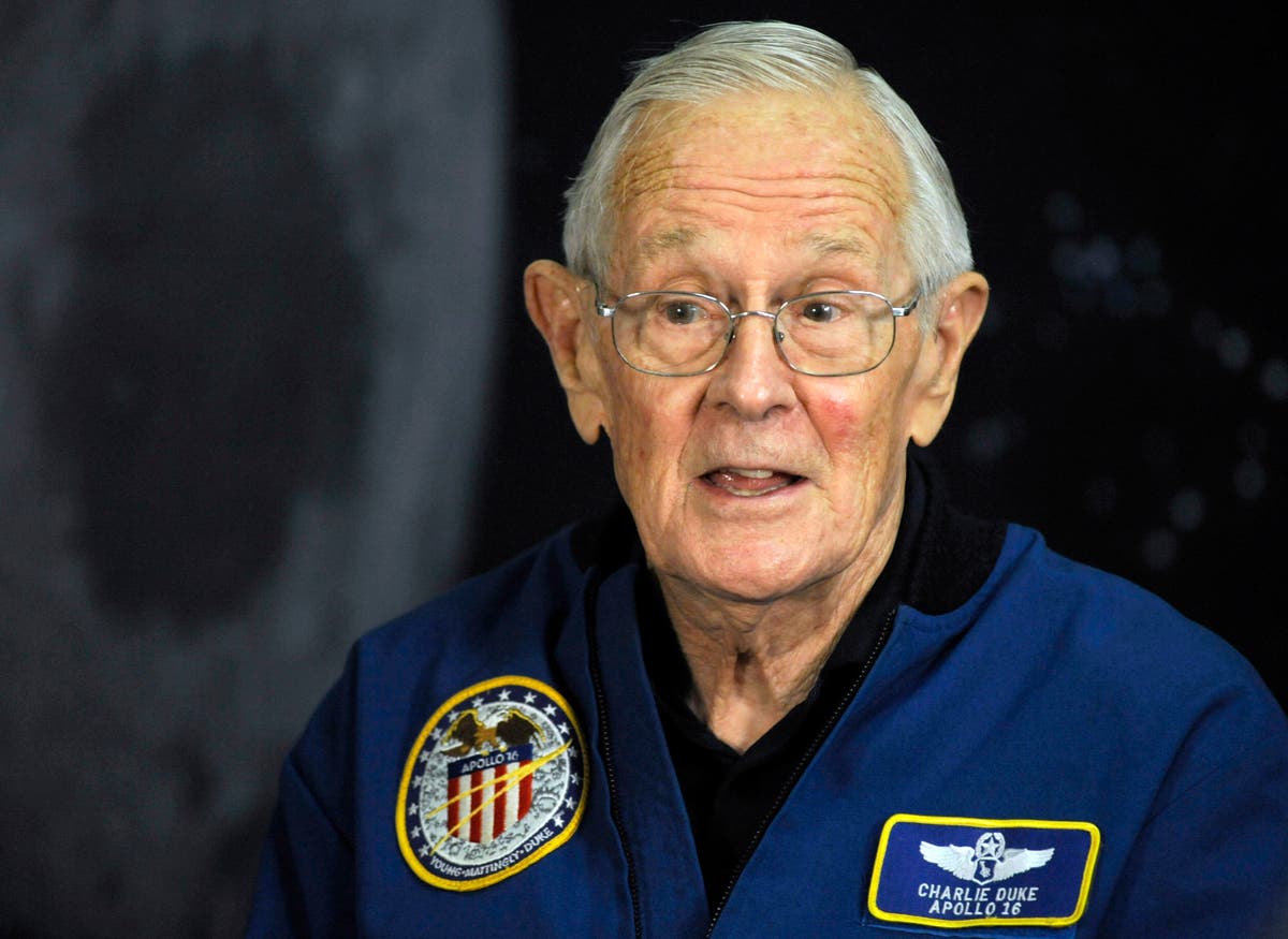 アポロ 16 moonwalker reflects on mission's 50th anniversary