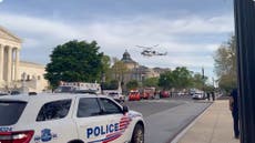 Man tries to set himself on fire outside US Supreme Court, レポートによると