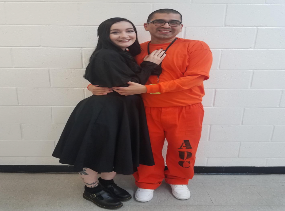 <p>Rebecca Short and Manuel Ovante Jr were married at Eyman prison in Arizona</p>