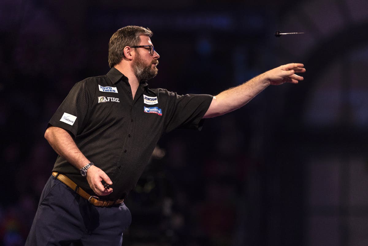 James Wade edges Jonny Clayton in thrilling final to claim Premier League win
