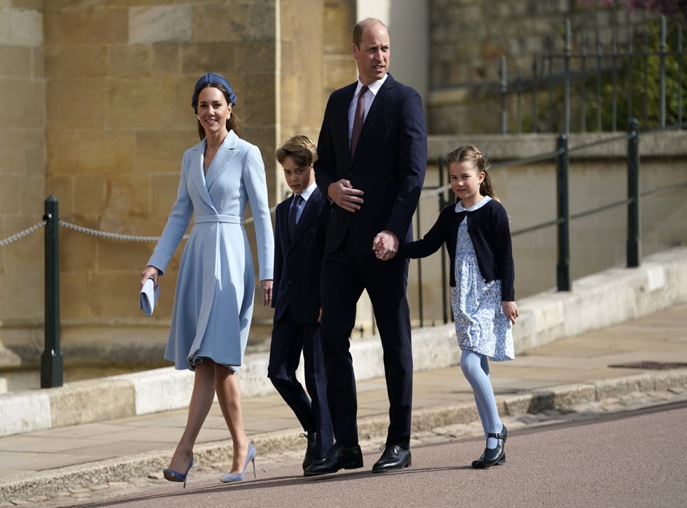 William and Kate with Prince George and Princess Charlotte at St George’s Chapel, Windsor-kasteel (Andrew Matthews/PA)