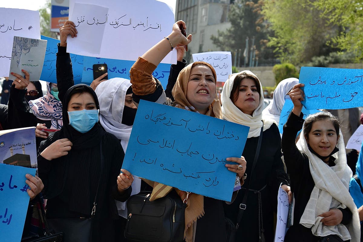 Taliban regime stops issuing driving licences to women, verslae sê