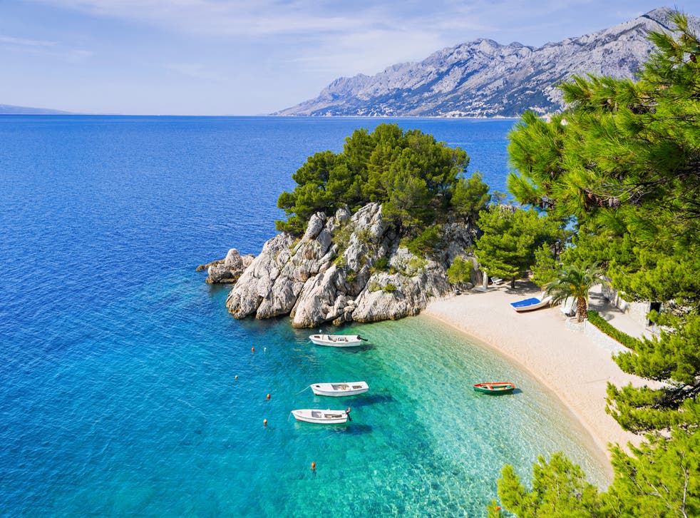 <p>A beach near Brela town, Dalmatia, クロアチp��</p>