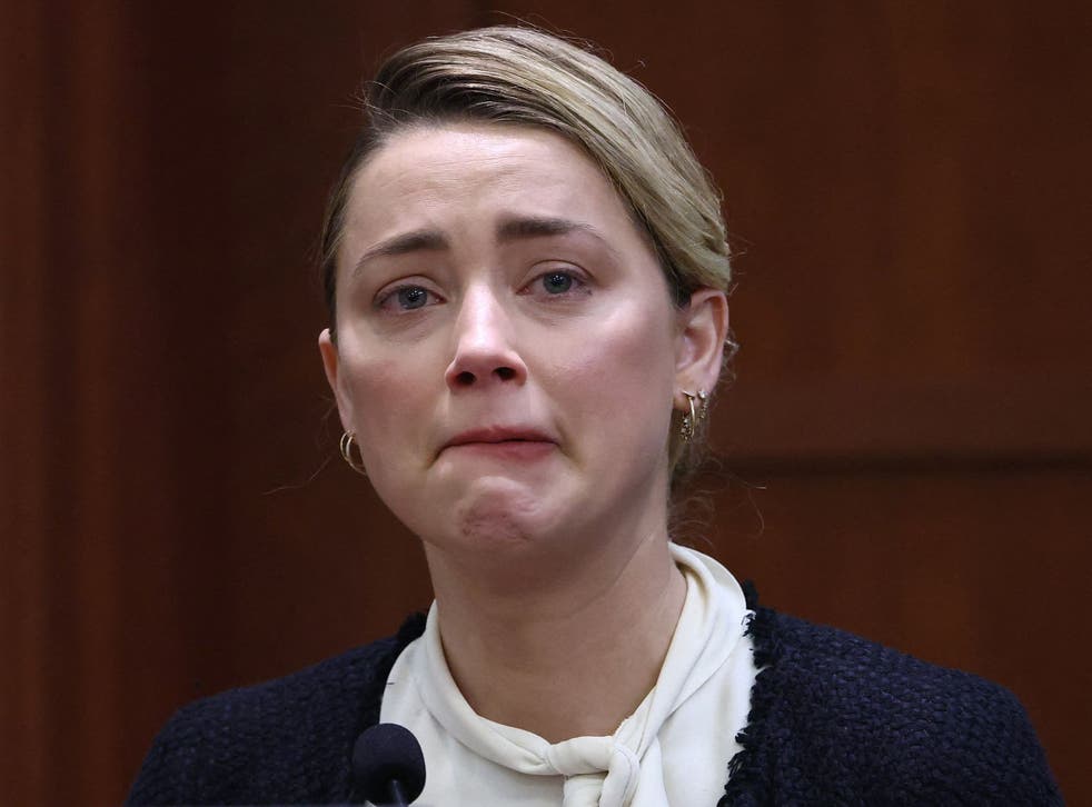 <p>US actress Amber Heard testifies at the Fairfax County Circuit Courthouse in Fairfax, Virginia, op Mei 5, 2022</bl>