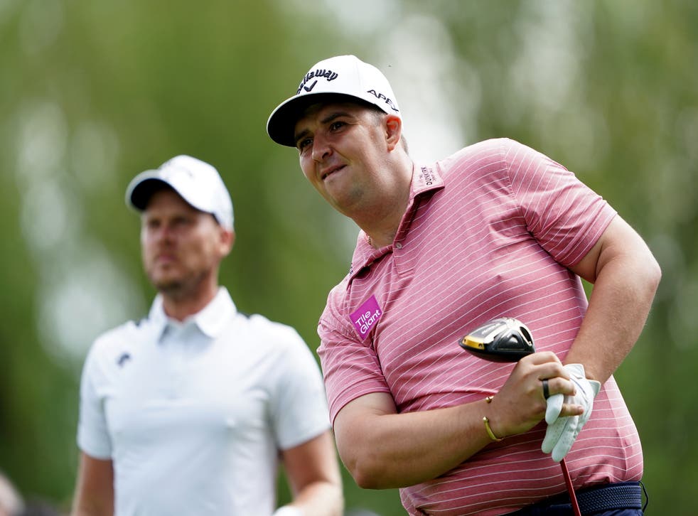 Marcus Armitage (Ikke sant) and Danny Willett (venstre) enjoyed contrasting fortunes on the 18th in round three of the Betfred British Masters (Zac Goodwin/PA)