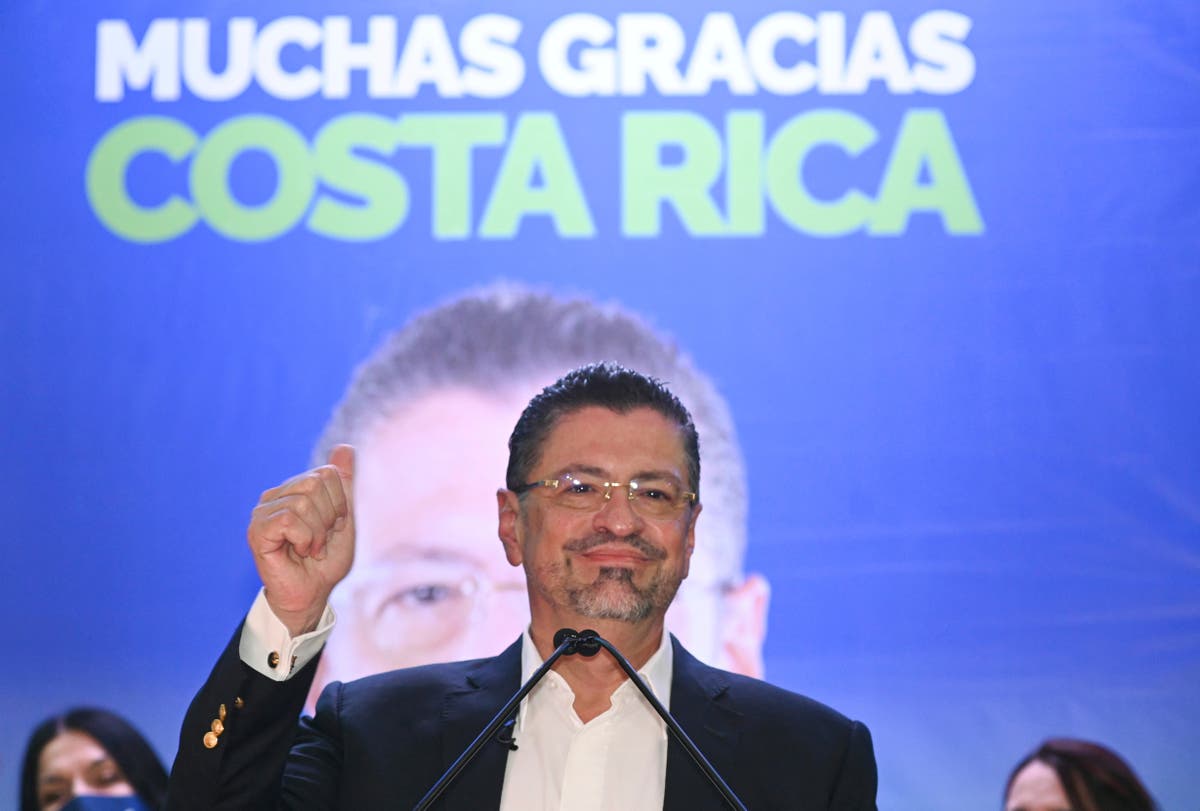 Costa Rica's new leader takes over with a blast at the past