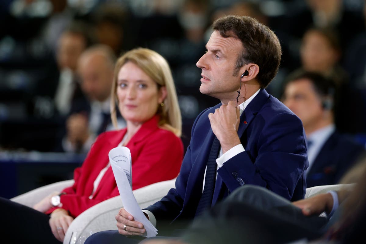 Macron proposes new political union for non-EU countries    
