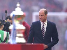 William hands FA Cup to Liverpool after victory against Chelsea