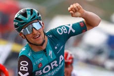 Hindley pips Richard Carapaz to Giro d’Italia stage nine win on Blockhaus climb