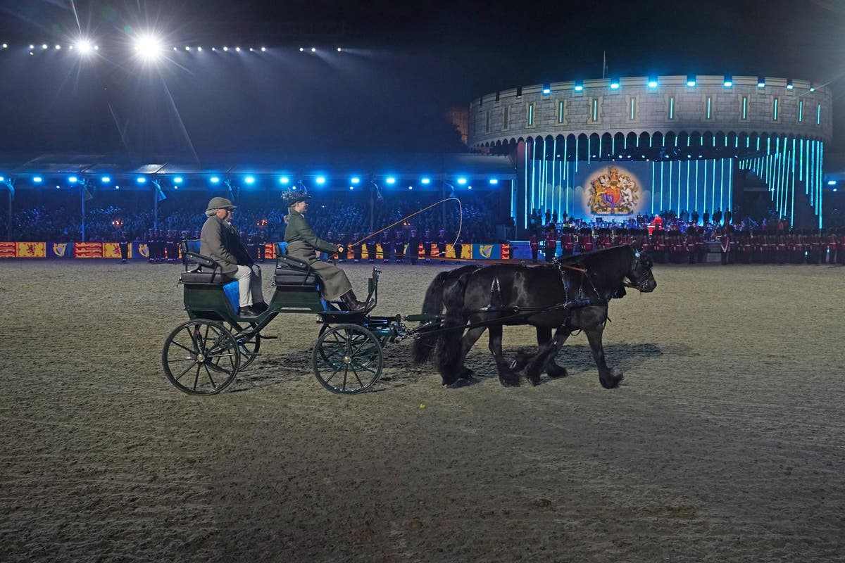 在图片中: Horses galore as the Platinum Jubilee festivities commence
