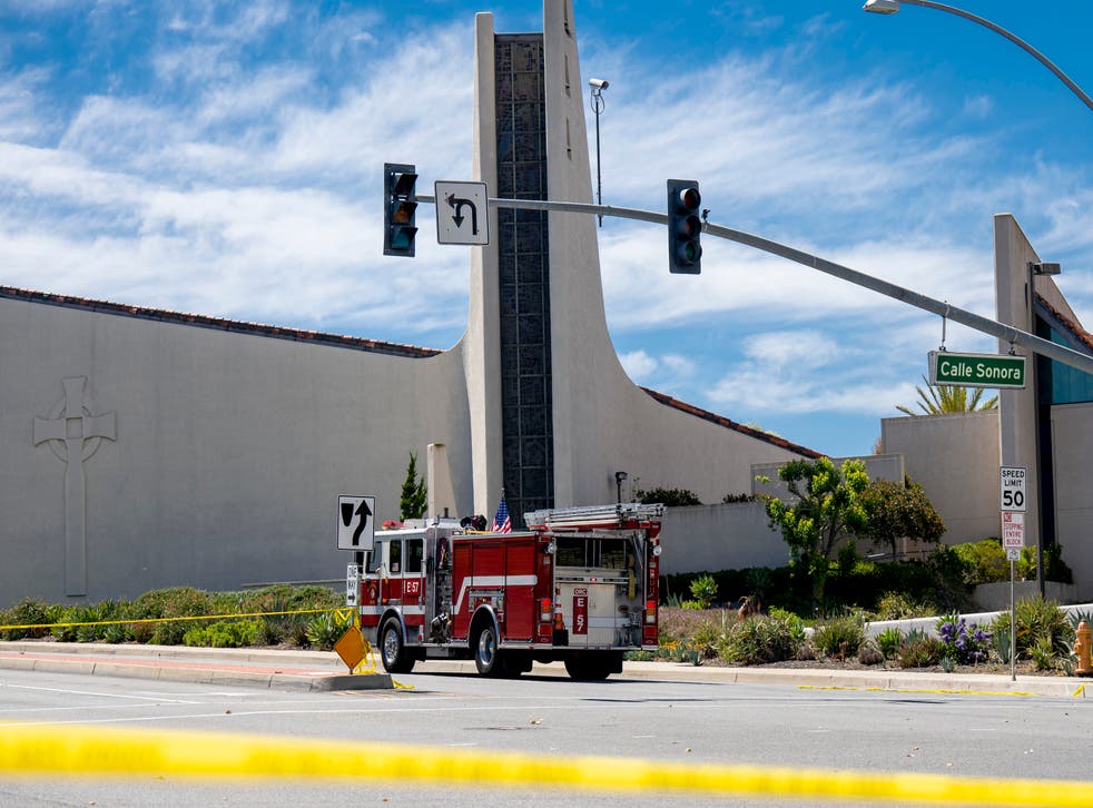 <p>A firetruck is parked in front of  Geneva Presbyterian Church on 15 Mei. </bl>